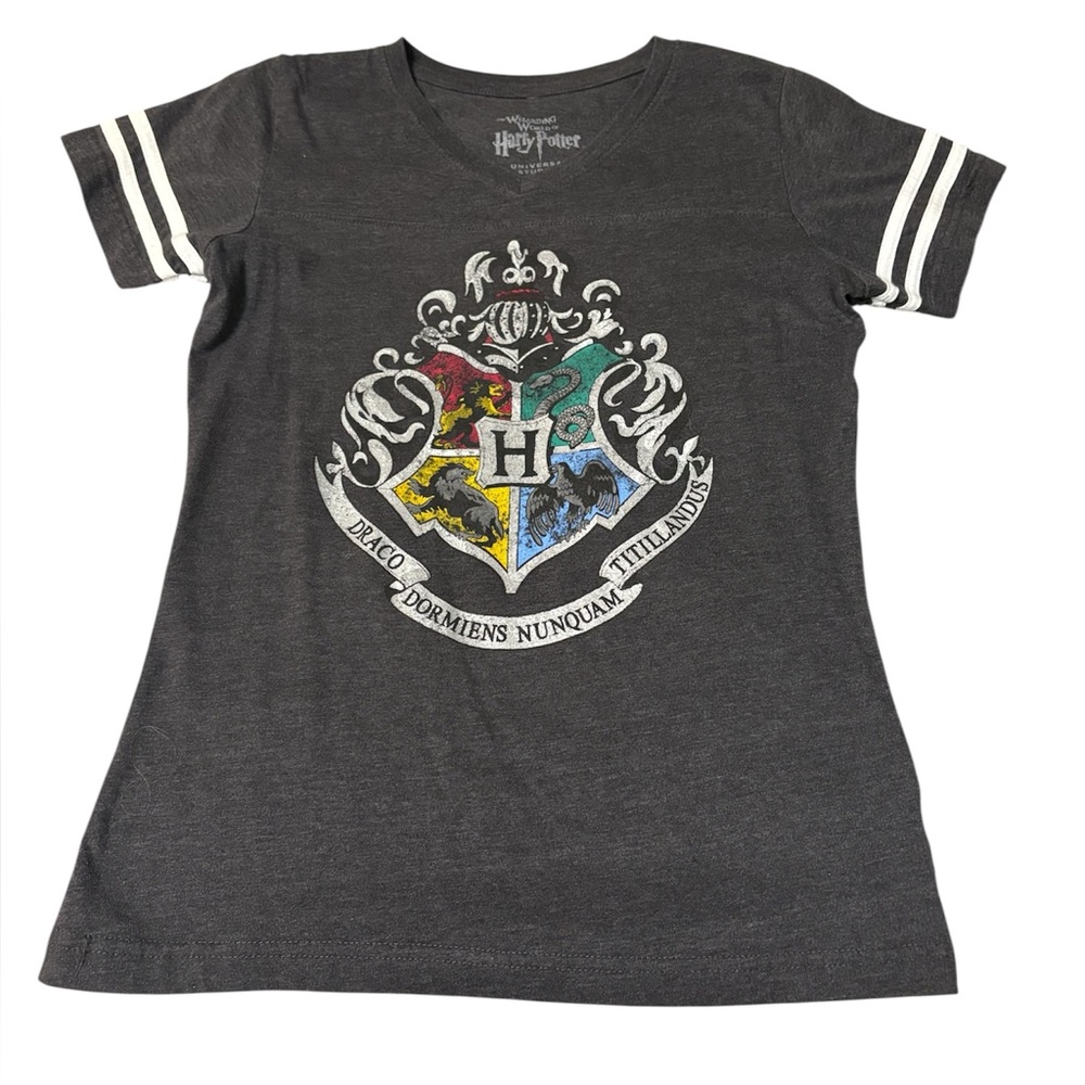 Wizarding World of Harry Potter Hogwarts logo short sleeve t shirt size small
